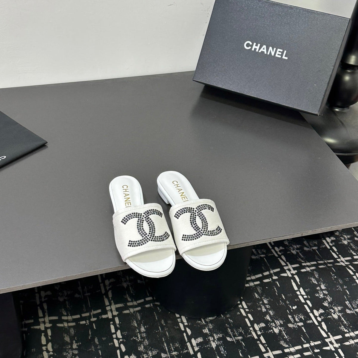 CC 2026 Slippers White Canvas Sheepskin 668148