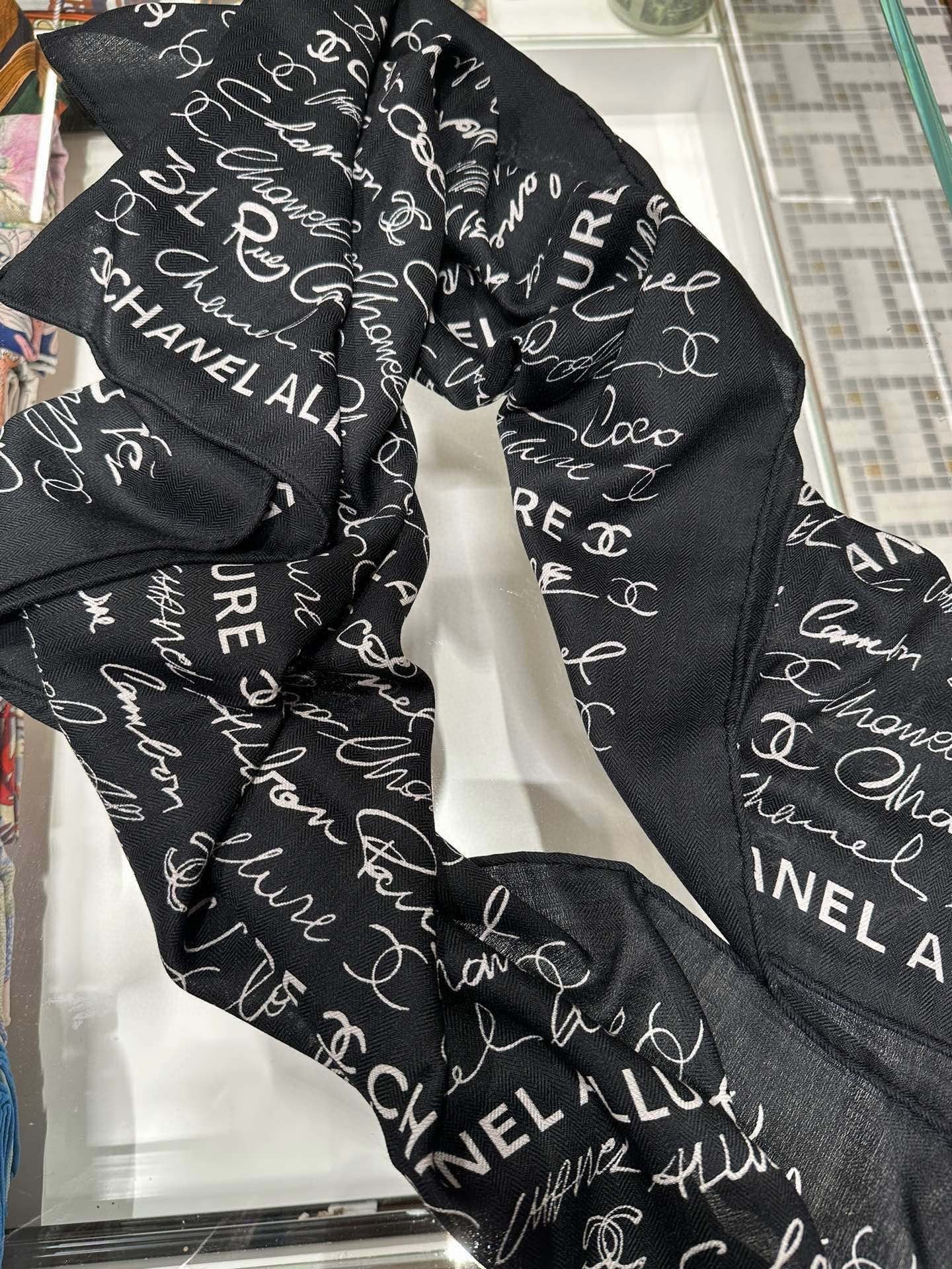 CC Square Scarf 110 CM In Black With White Text Cashmere Silk 320584