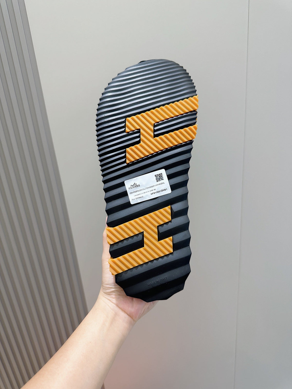 HM ELECTRIC SANDAL BLACK CALFSKIN