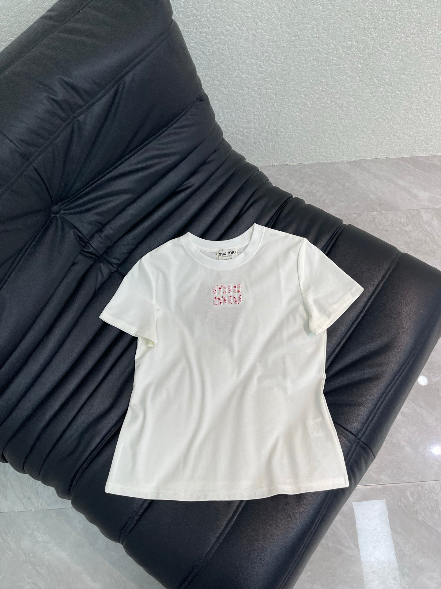 Miumiu 2026 Heart-Embroidered Short-sleeved T-shirt Cotton 345844