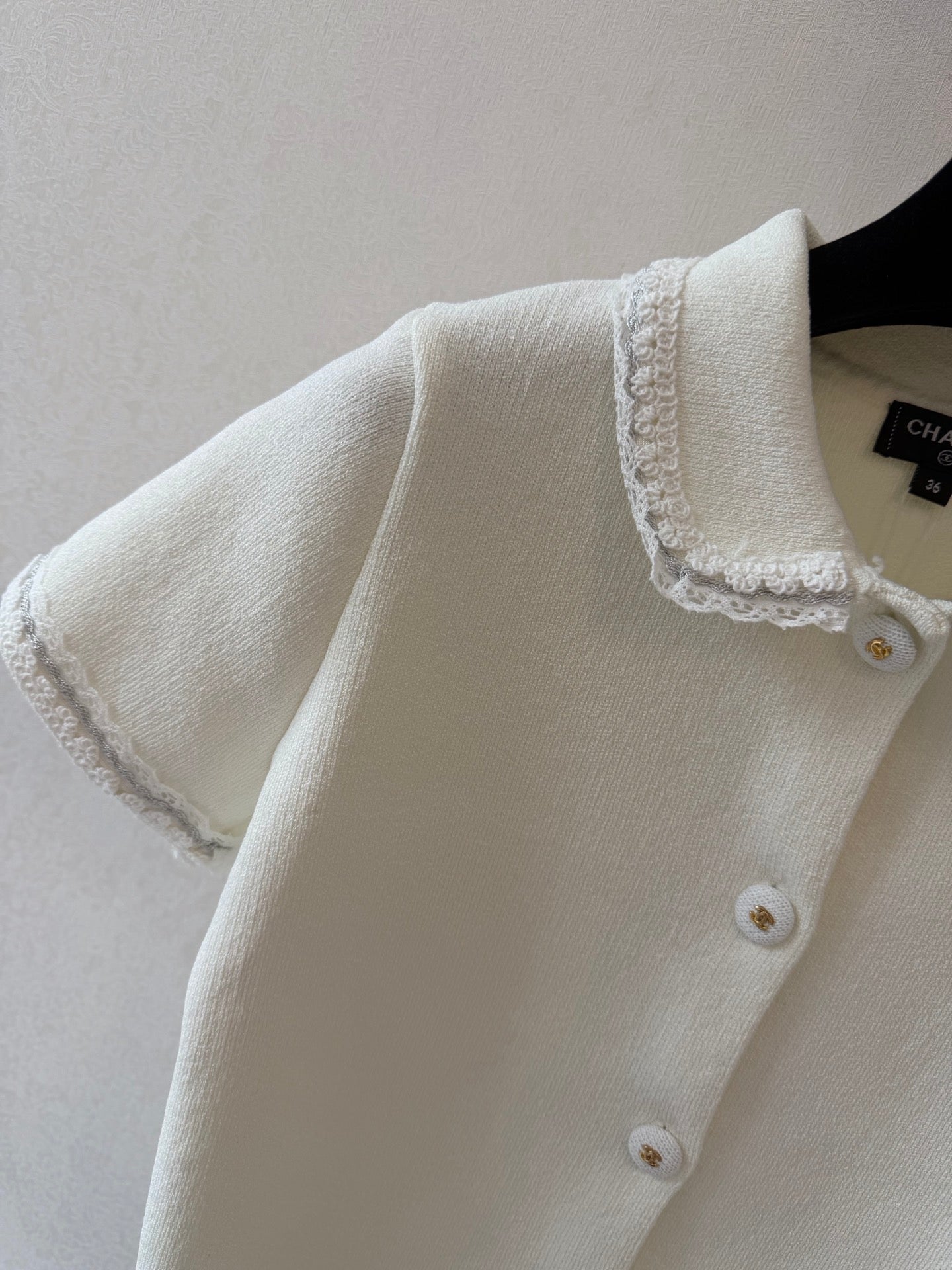 Chanel 2026 Collared Short-sleeved Cardigan White Cotton 394827