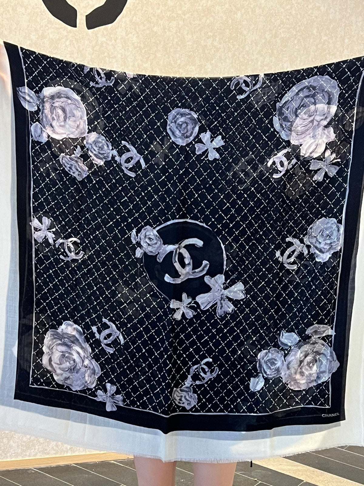 CC Scarf 200 CM In White Black Cashmere Silk  255990