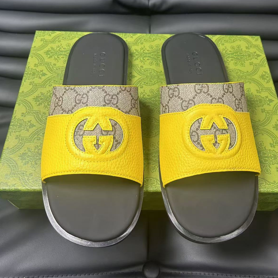 GG Men's 25 Slide Yellow Brown Calfskin 540252