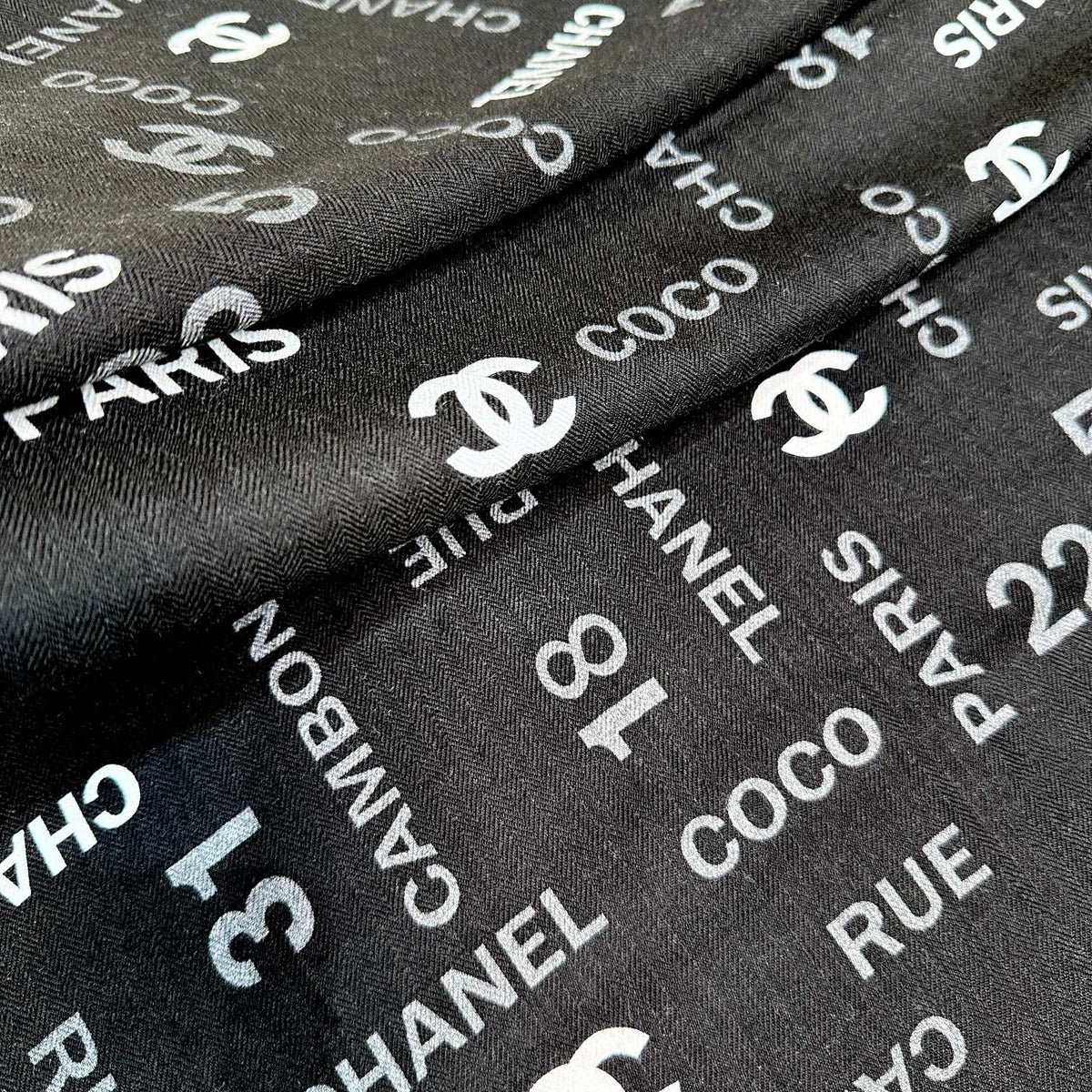 CC Square Scarf 140 CM In Black Cashmere Silk  422704
