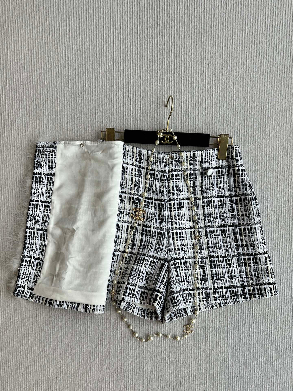 CC 25 Set Black And White Striped Synthetic Fabric  244330