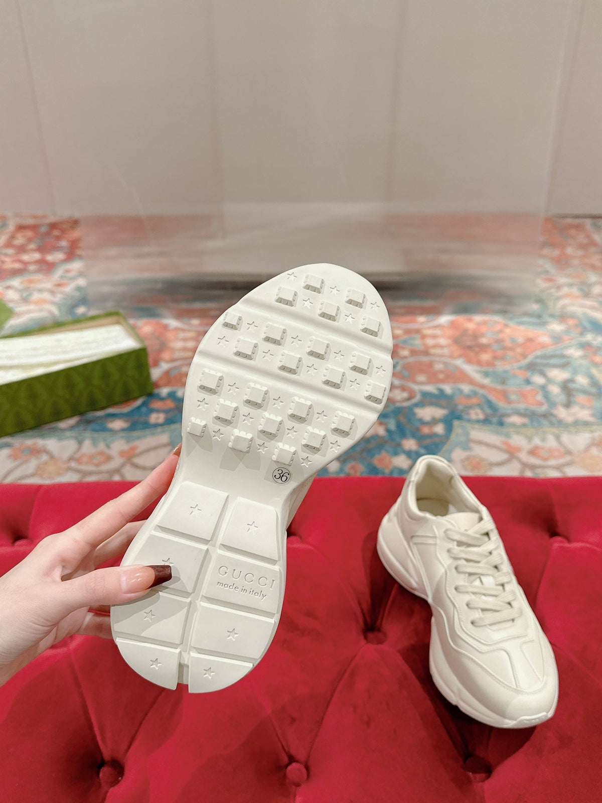 GG RHYTON LOGO TRAINER WHITE CALFSKIN WITH TIGER MOTIF