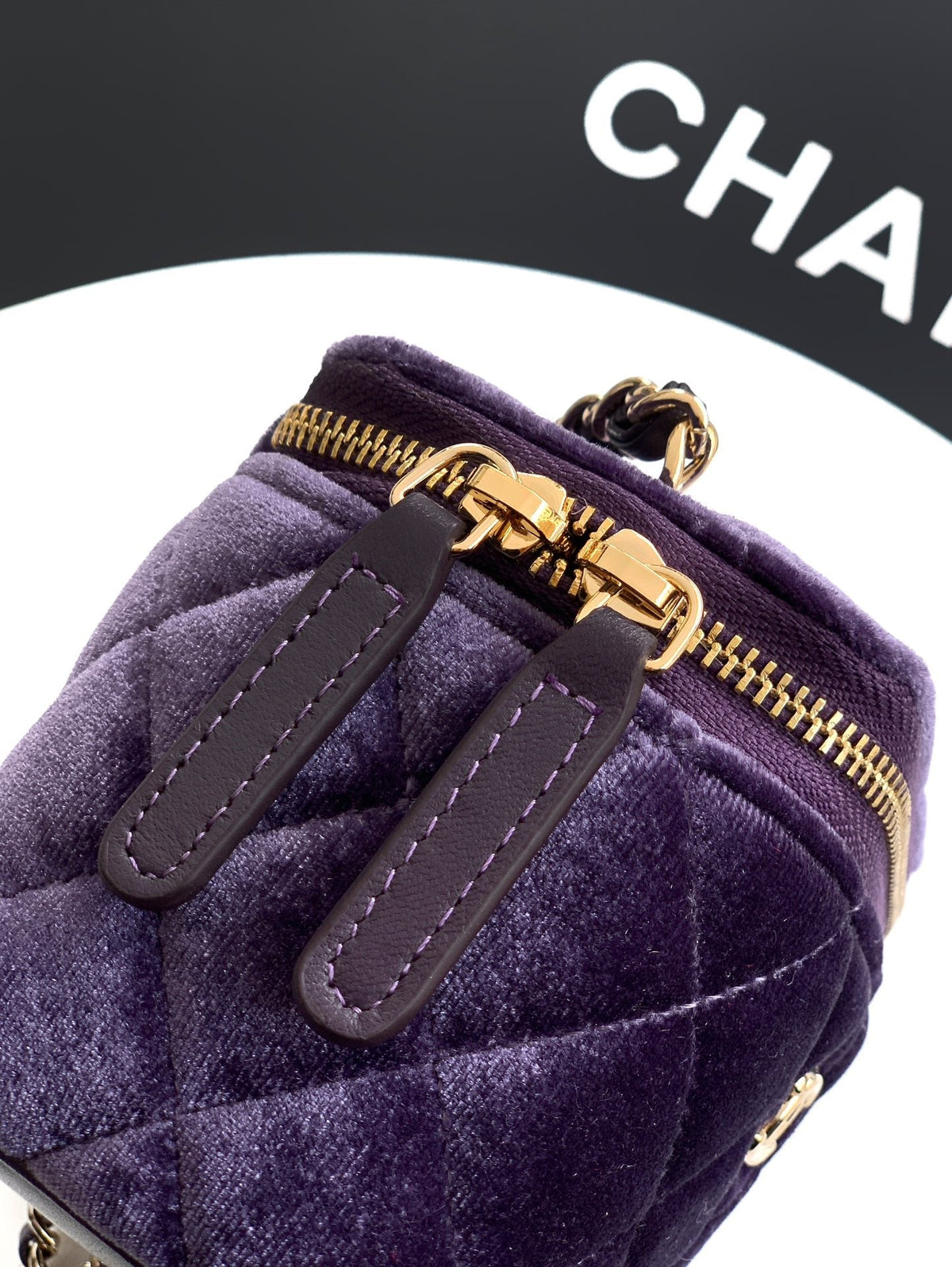 Chane 2026 Vanity Case 11cm Velvet