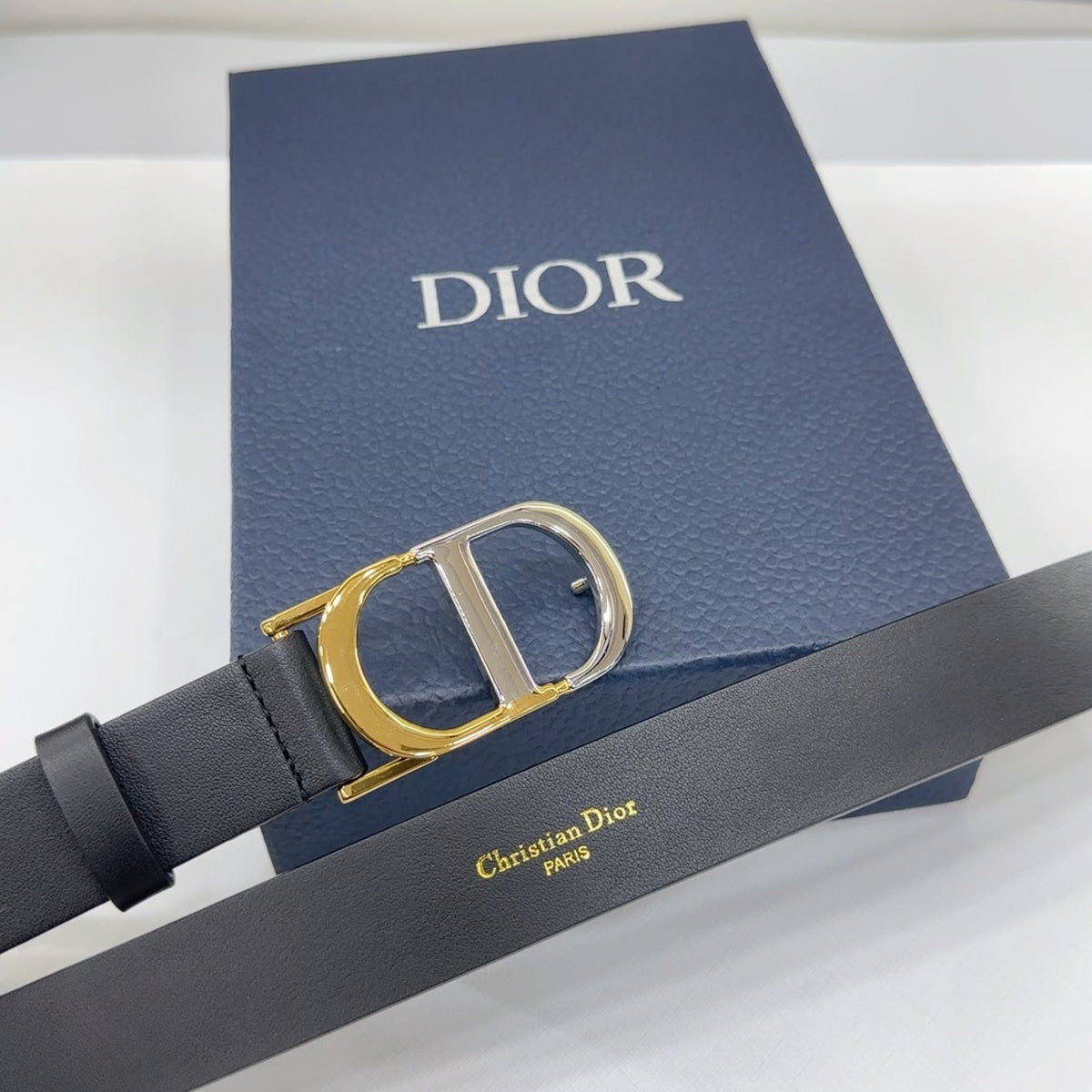 Dior 2026 Two-Tone Buckle Belt 30mm Leather 186129