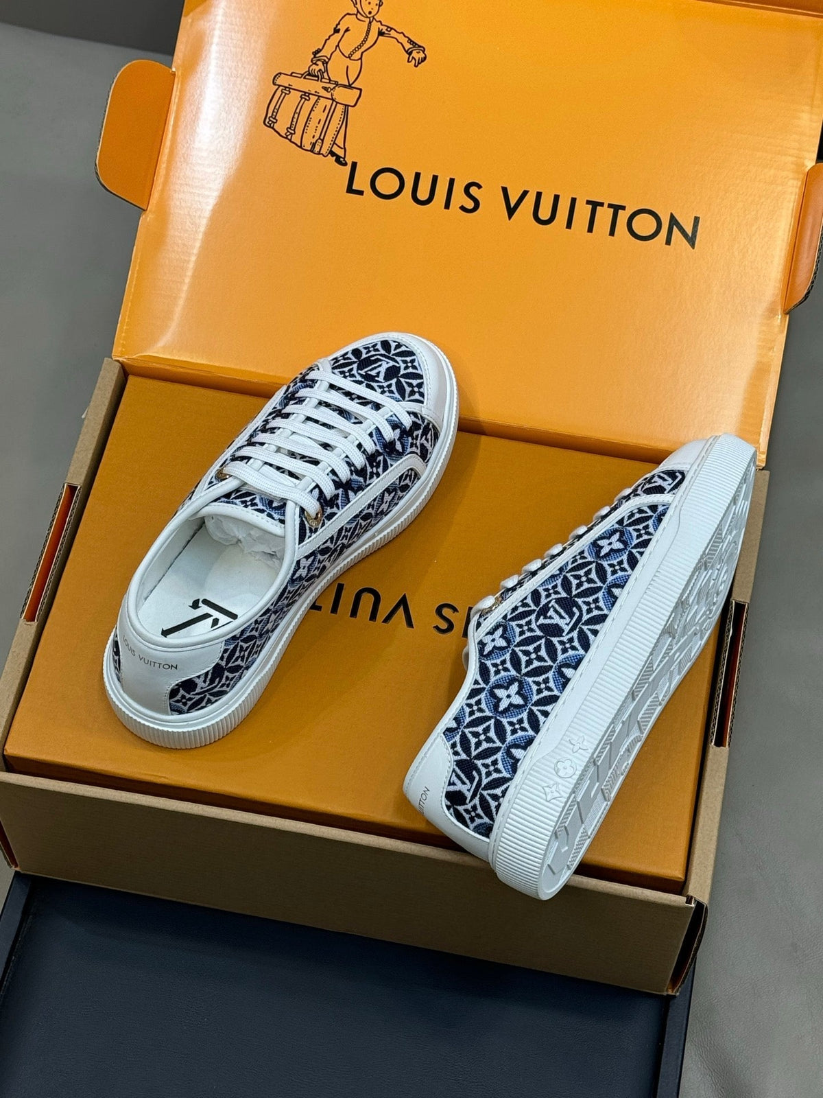 LV 26ss Sneaker Dark Blue Monogram Canvas Leather 621649