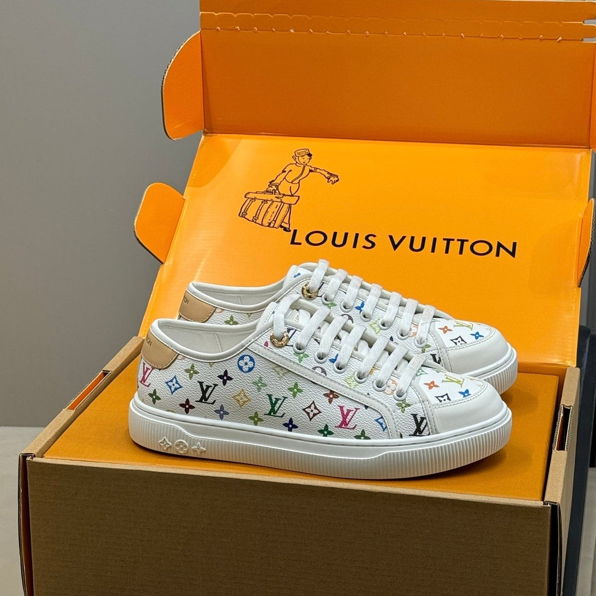 LV 26ss Sneaker White Multicolor Monogram Leather 621641