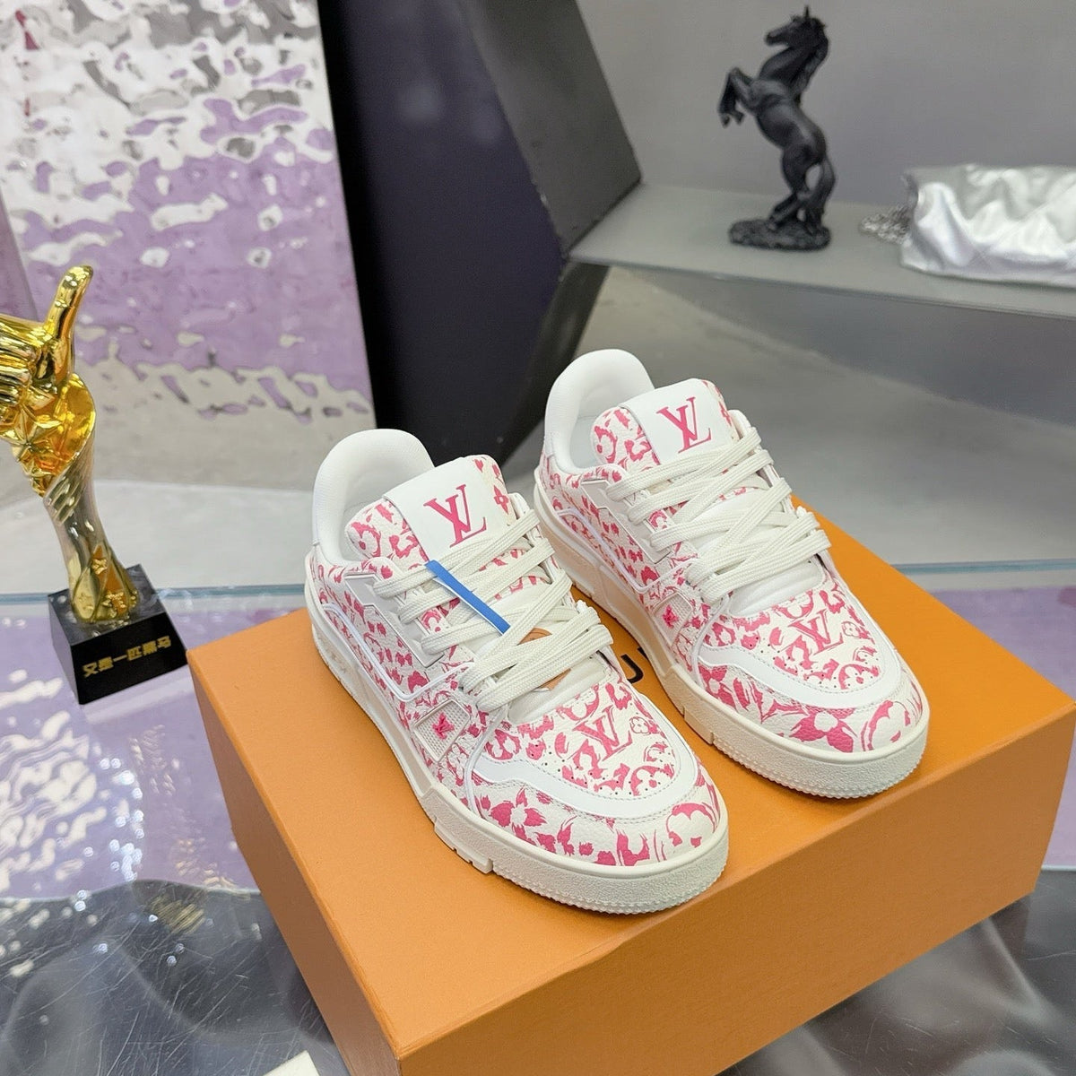 LV x Tyler 26ss Sneaker White Pink Cowhide  672144