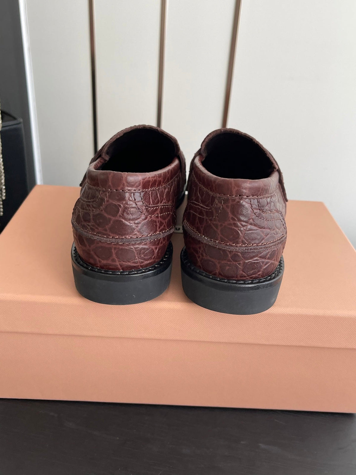 MIU 26 Casual Loafers Red Brown Crocodile Embossed Calfskin 631626
