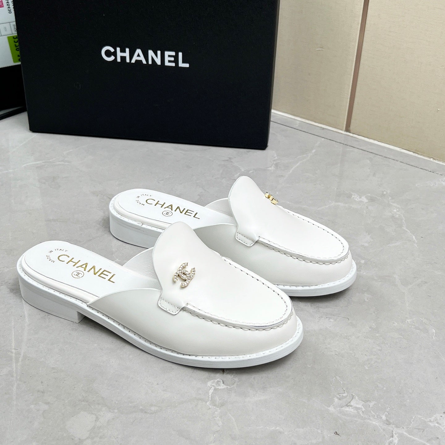 CC 25C Mule White Calfskin