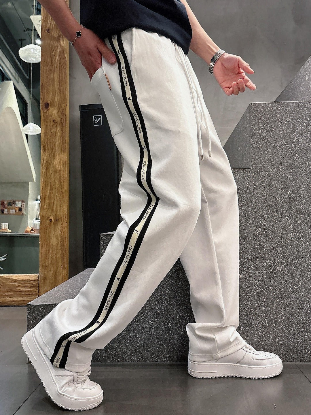 LV SWEATPANTS WHITE COTTON 239585