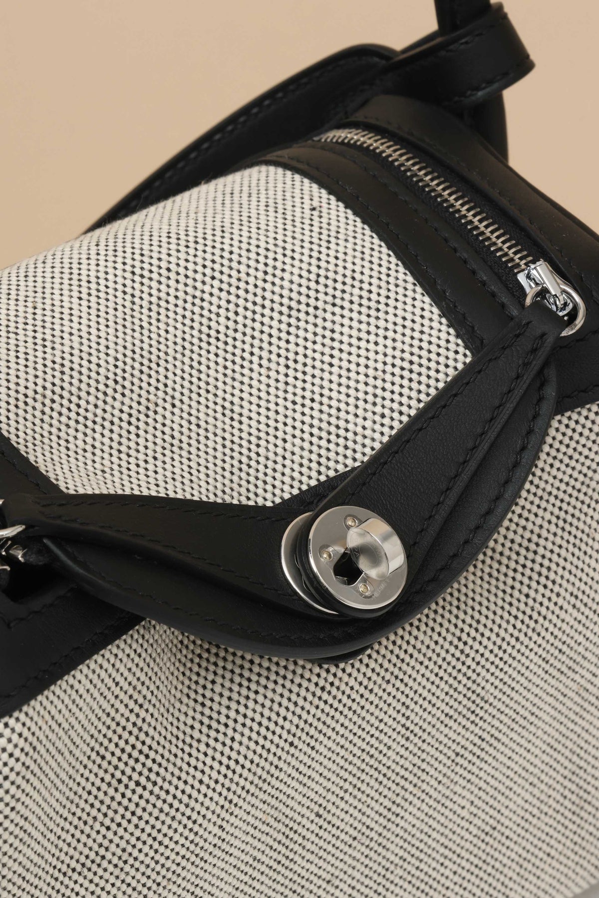 High-end Hermes 2026 Mini Lindy Cargo Bag 19cm Swift Leather Canvas
