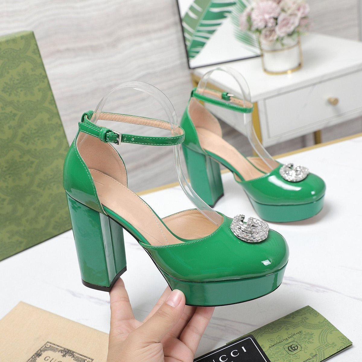 platform pump with double g green patent leather