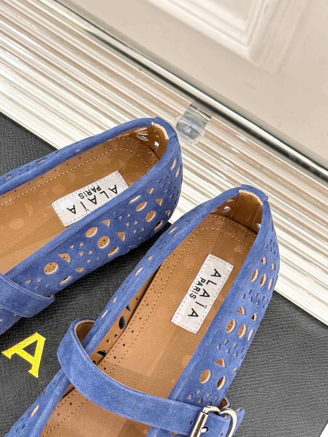 Alaia Women's Ballet Flat Royal Blue Suede 293218