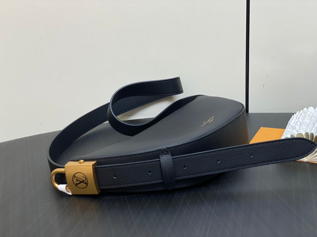 low key bumbag 28cm black calfskin