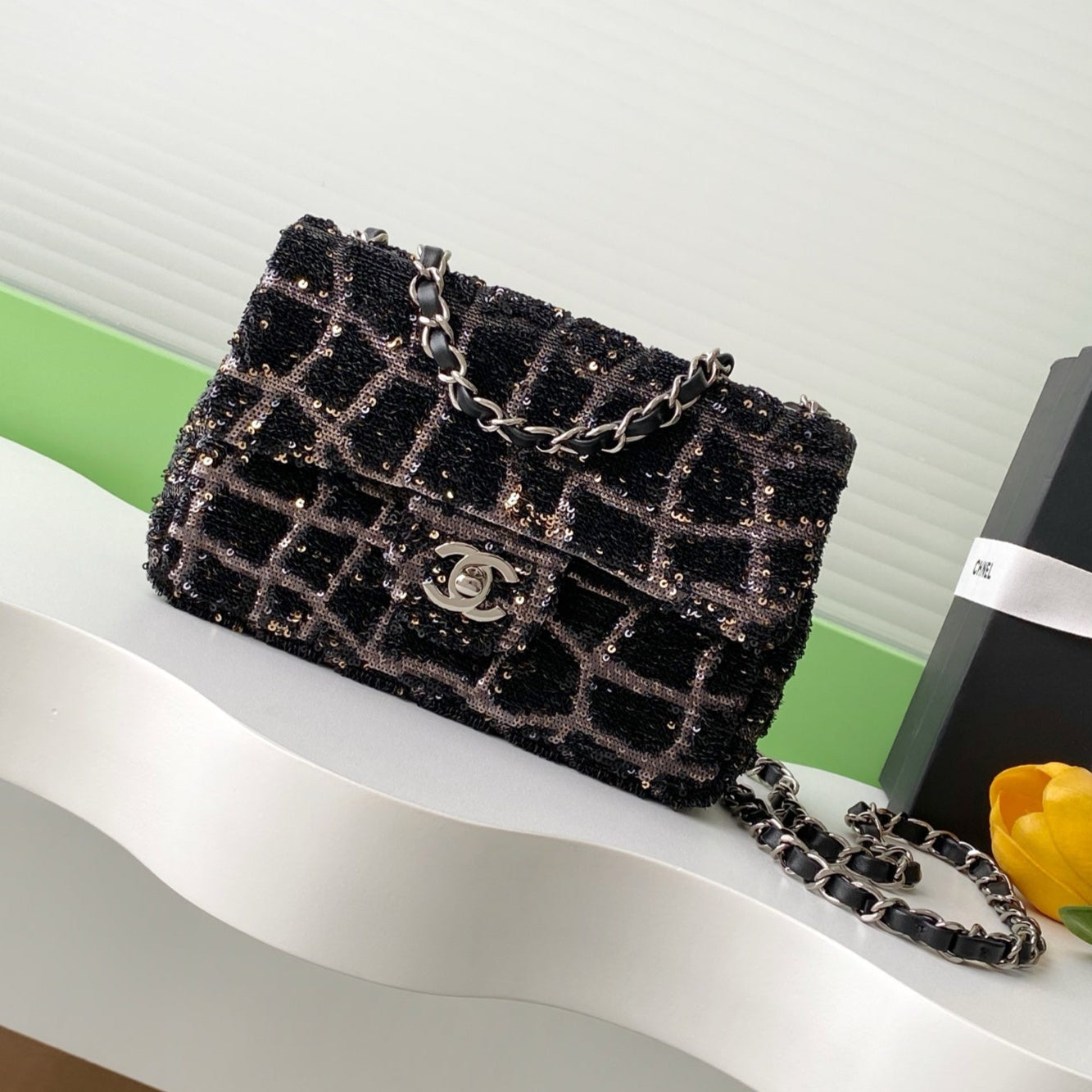 cc 25S Flap Bag 21cm Black Silver Sequin Calfskin