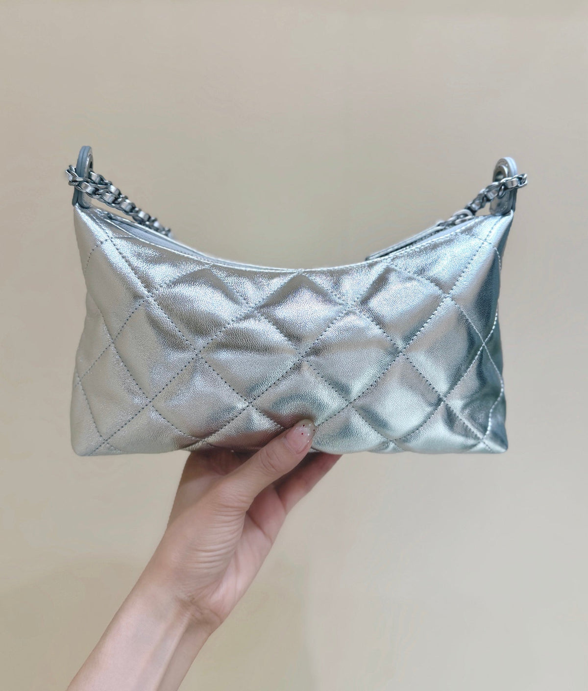 Chanel 2025  Hobo Dumpling Bag 26cm Genuine Calfskin Leather 339343