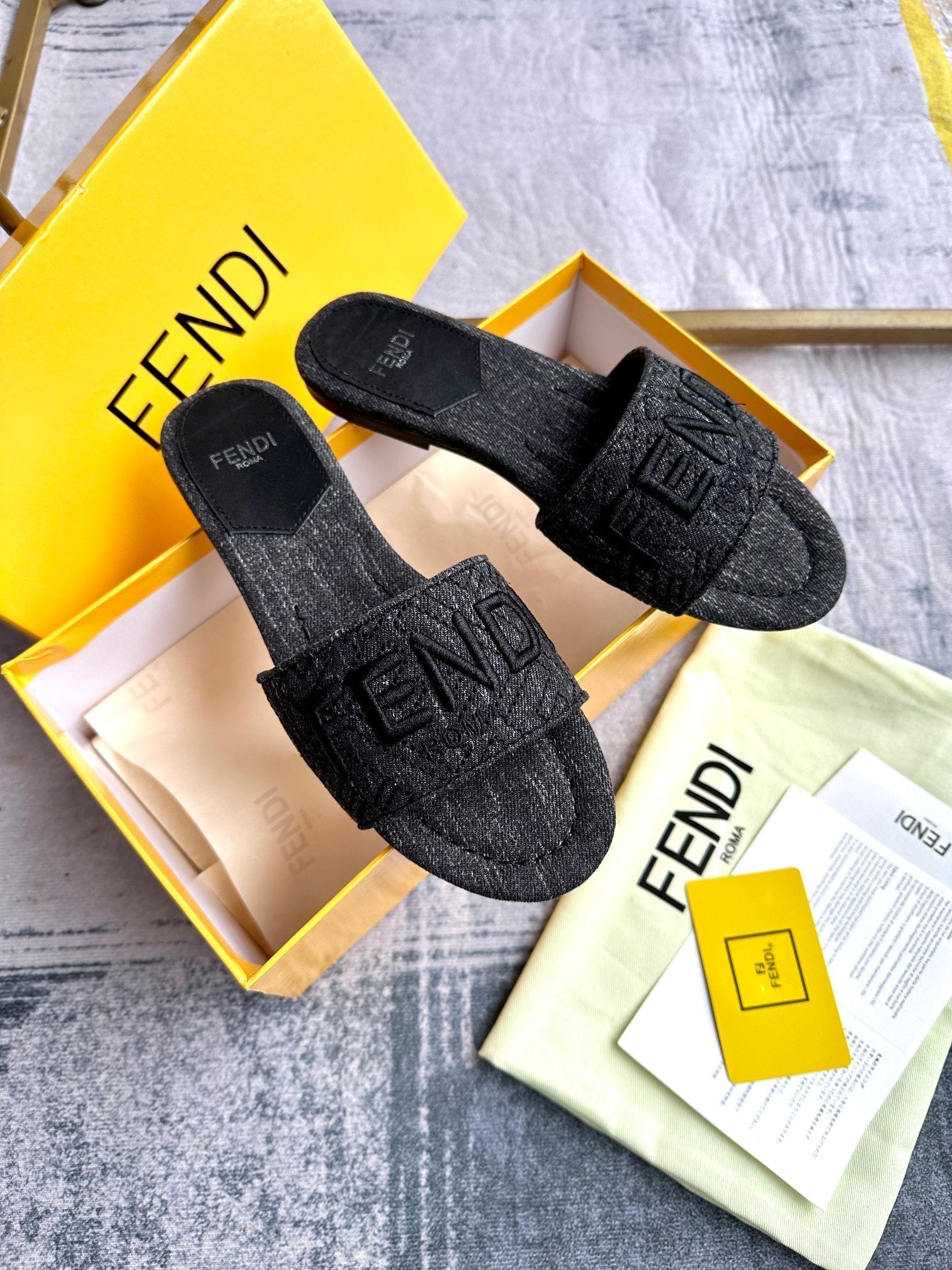 FF 5 Black Canvas Slide