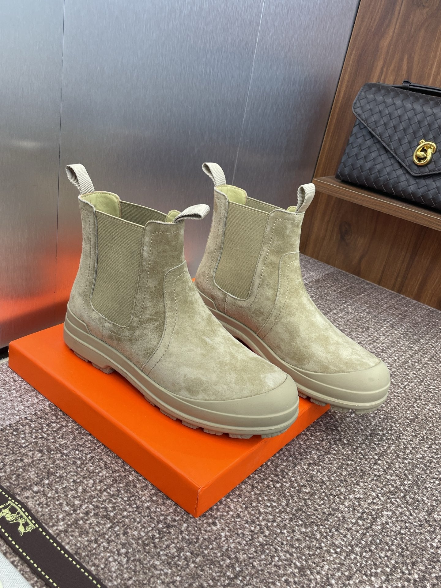HM 25  Chelsea Ankle Boots Taupe Suede 508487