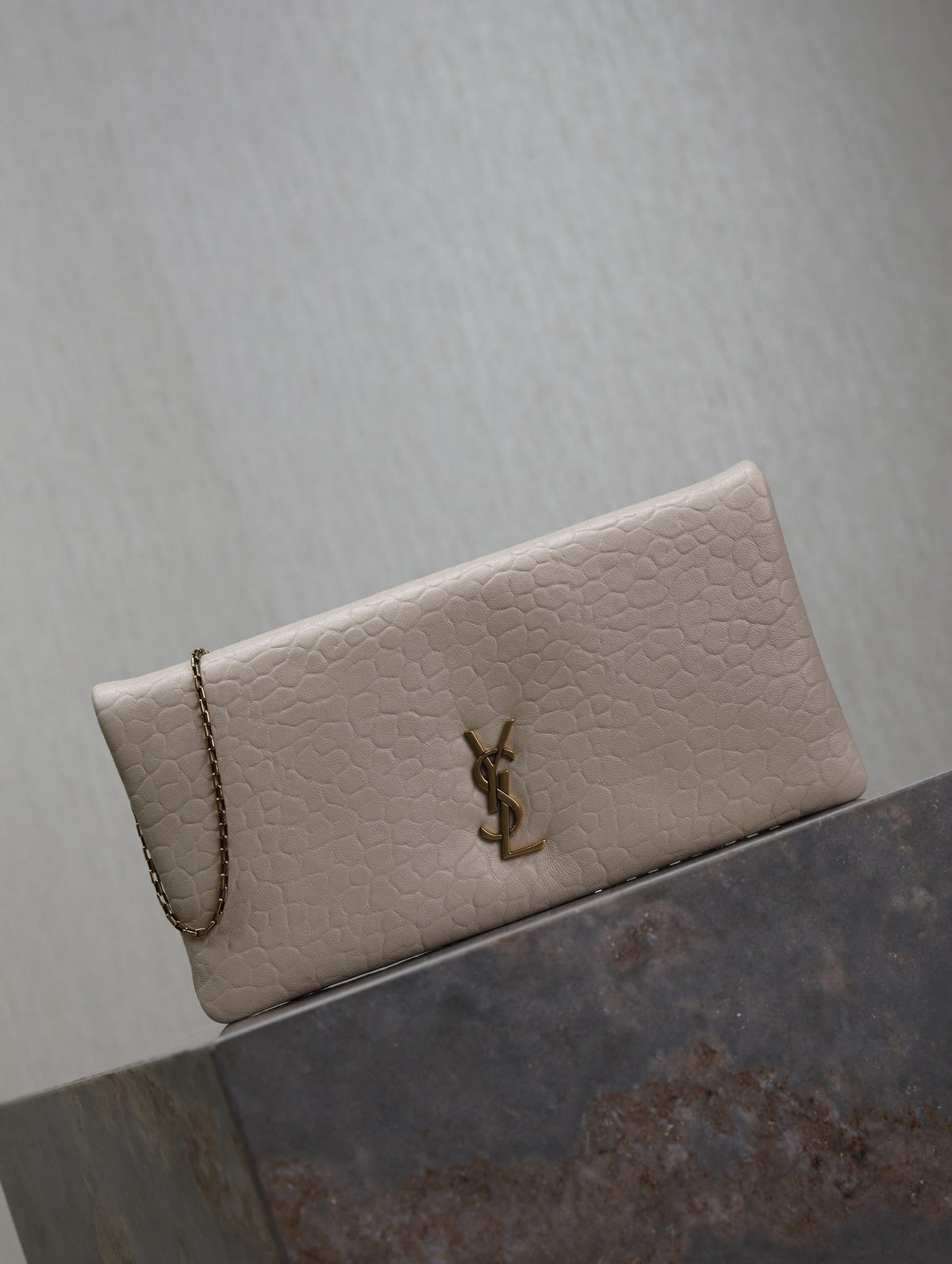 CALYPSO POUCH 24 IN CREAM ELEPHANT TEXTURED LAMBSKIN GOLD LOGO