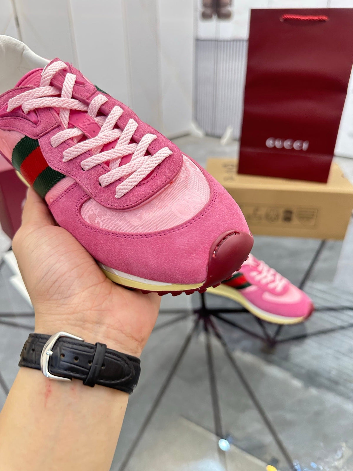 GG Men's Re-Motion Sneaker Pink Suede 733558