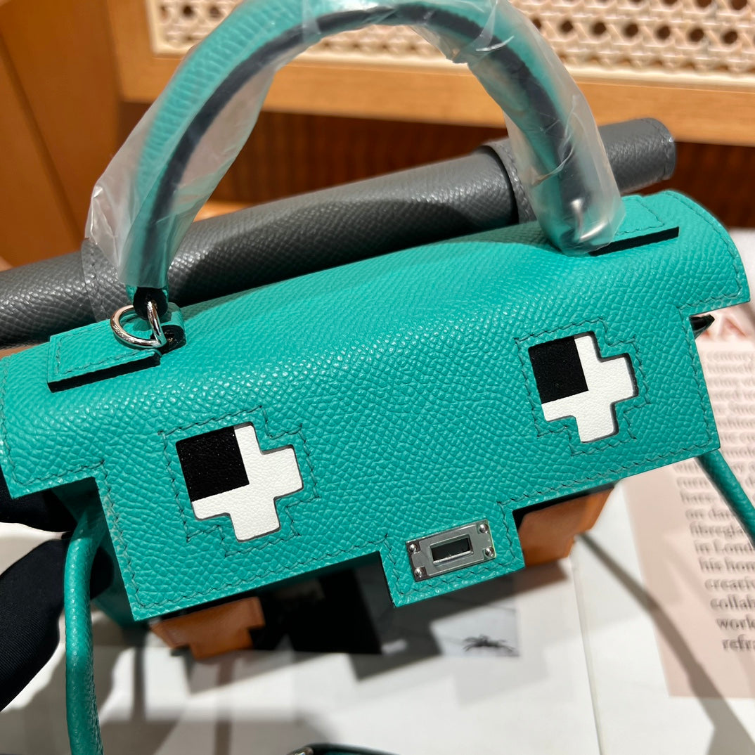 High-end Hermes 2026 Kelly Doll Picto Bag 18cm Cowhide
