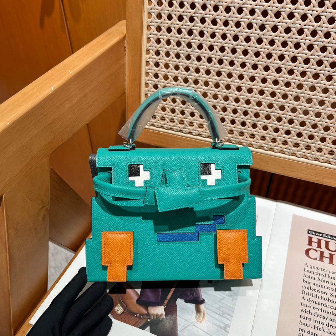 High-end Hermes 2026 Kelly Doll Picto Bag 18cm Cowhide