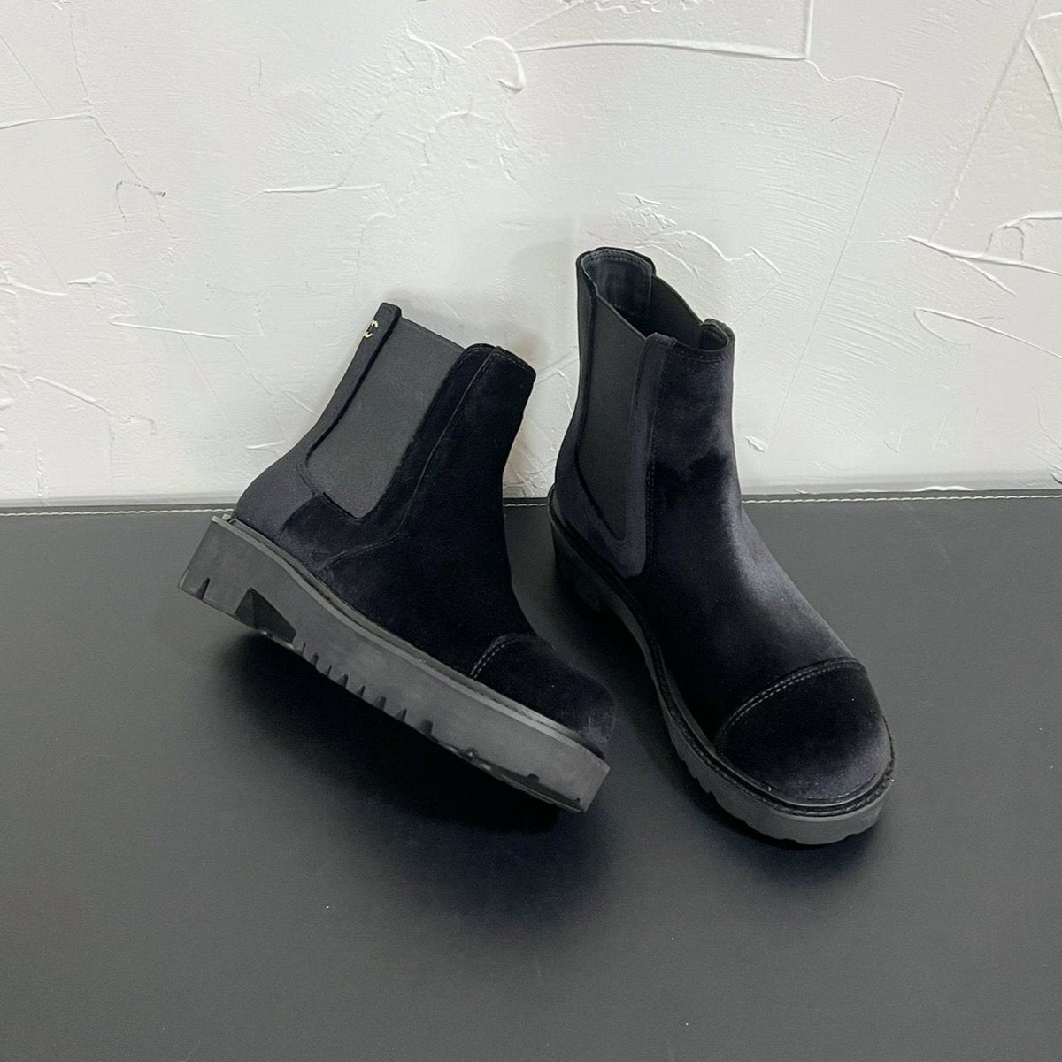 CC Chelsea Ankle Boots In Black Velvet 949686