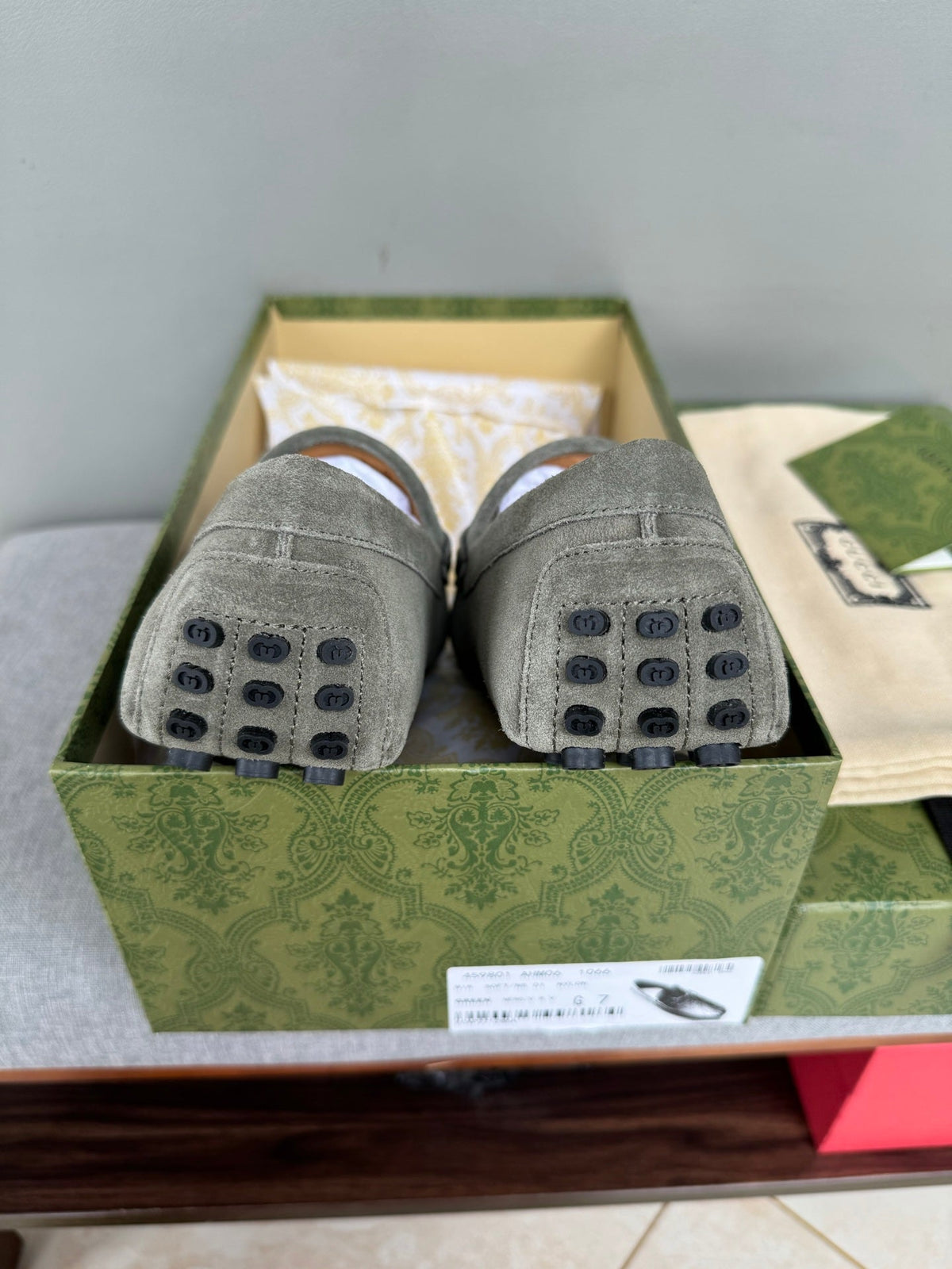 GG Men's Loafer Grey Embossed Suede 555382