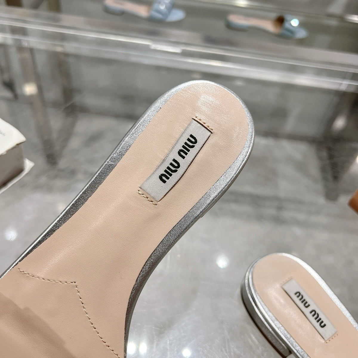 Miu 25C Slippers Silver Leather 235287