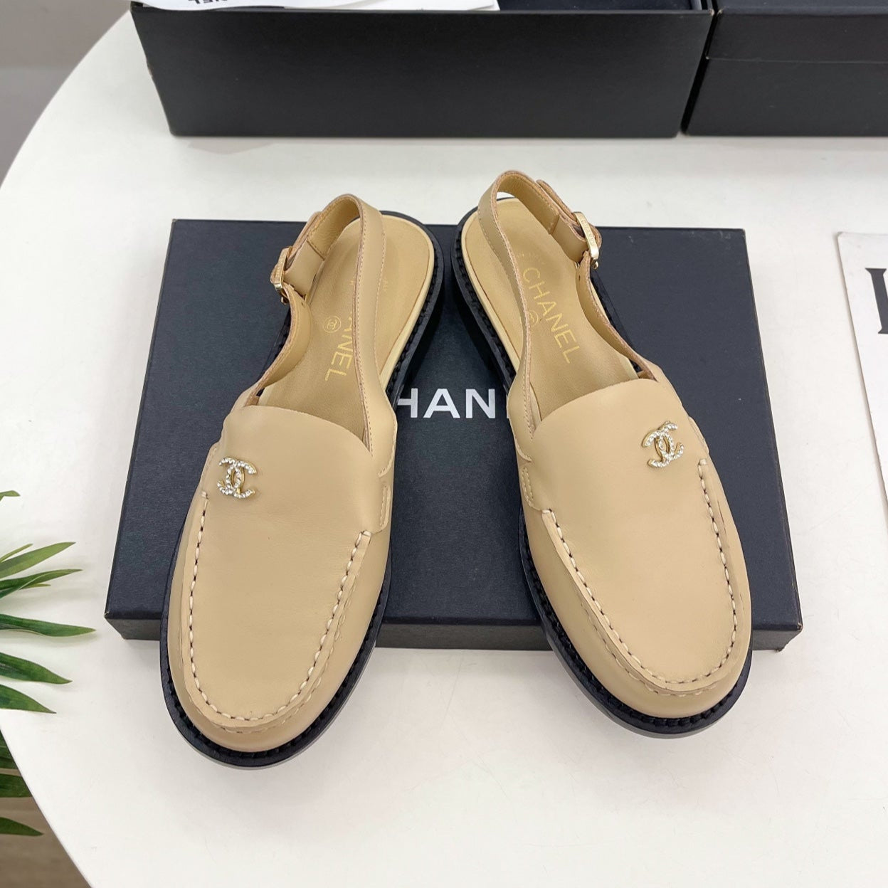 CC 25S Slingback Loafer Beiege Calfskin