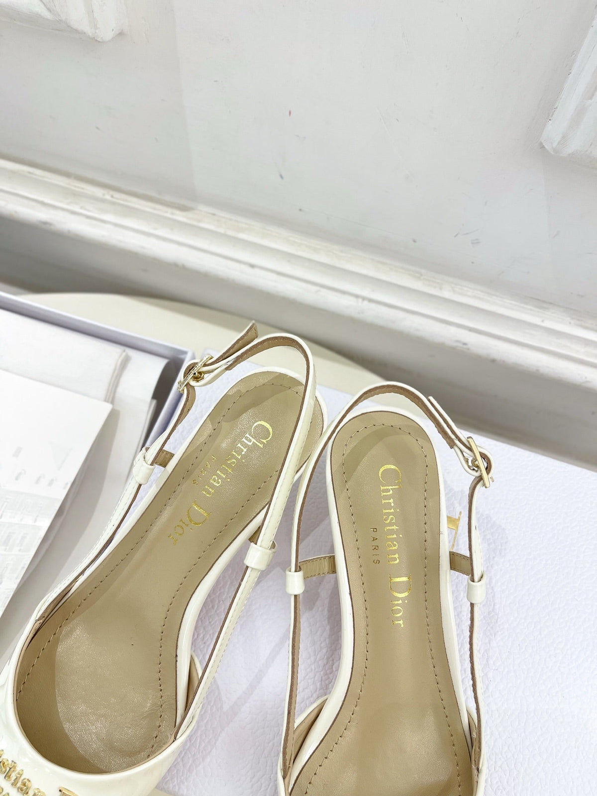CD 25 Slingback Heel White Calfskin 307432
