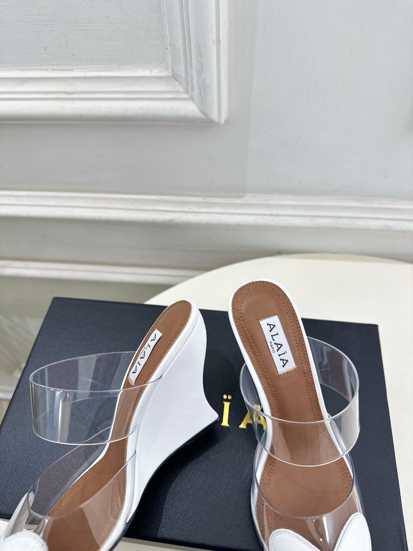 Alaia 2026 Le Coeur 90mm Wedge Mules White Patent Leather 640425