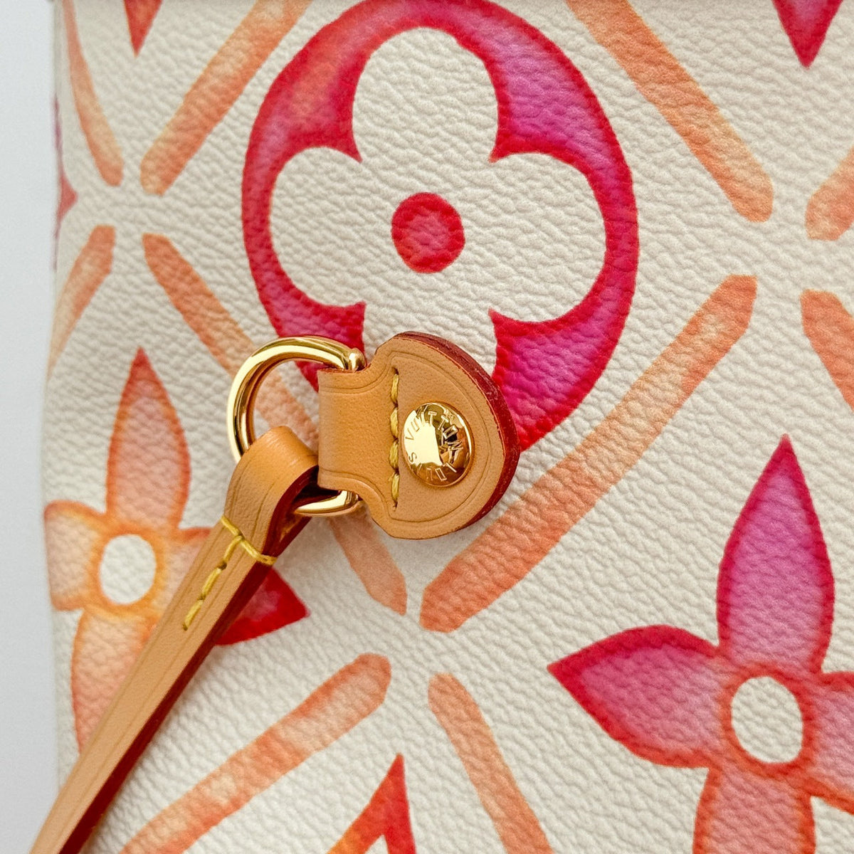 neverfull mm 31cm coral monogram canvas