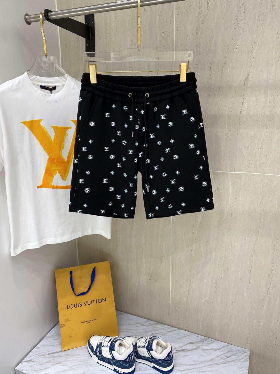LV CASUAL SHORTS BLACK MIX WHITE COTTON STRETCH FABRIC 239612